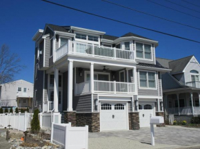 Beautiful New Construction In Surf City With Elevator
